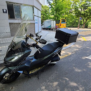 21년식 PCX125 ABS 키로수 4천대 팝니다.