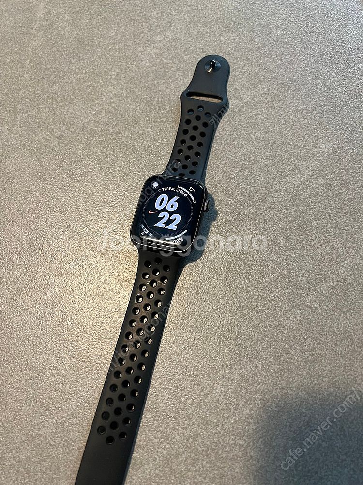 애플워치se 44mm 스그 gps 나이키 팝니다.--1