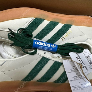 아디다스 에미 가젤 인도어 ﻿260 Adidas x Emmi Gazelle Indoor Off White Dark Green