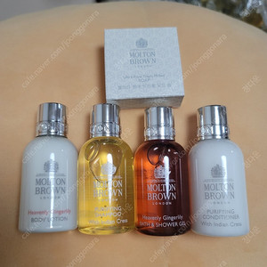 몰튼브라운 50ml 샴푸+컨디셔너+바디워시+바디로션 세트 판매합니다 :)