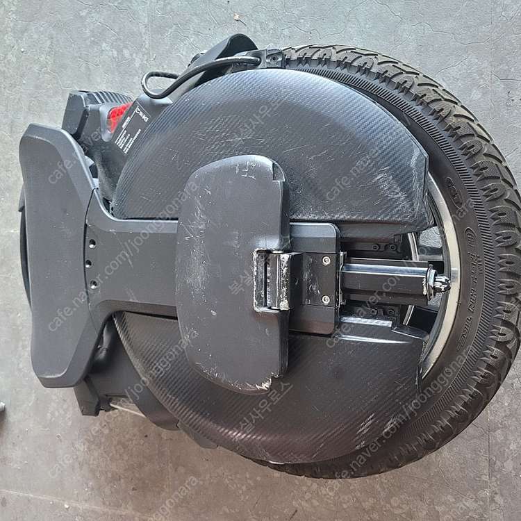 구입 4개월된 V11 인모션 V4.0 전동휠 중고 판매합니다 실사용 2개월--6