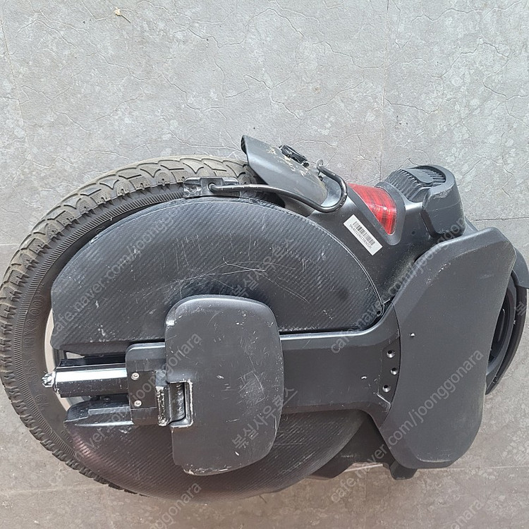 구입 4개월된 V11 인모션 V4.0 전동휠 중고 판매합니다 실사용 2개월--9