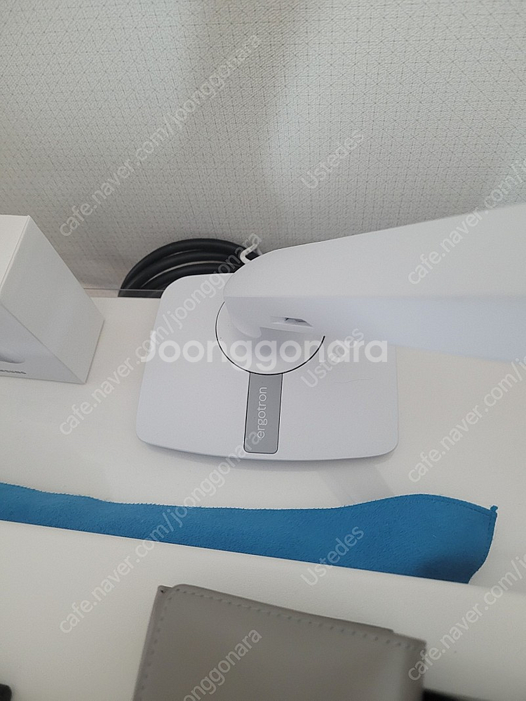 어고트론 MXV 싱글 모니터암 화이트 팝니다.--1