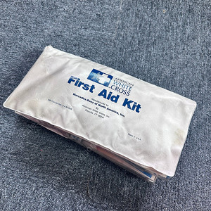 w140 first aid kit (응급처치 키트)