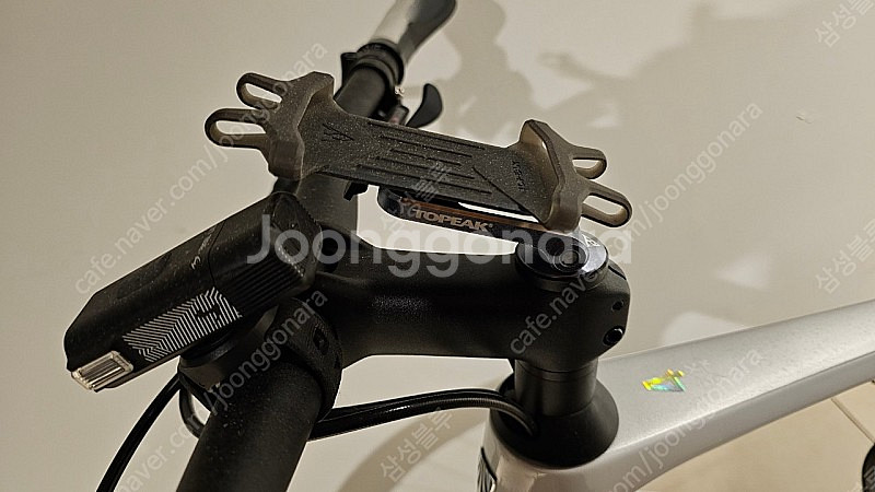 트렉 FX4 2022 M사이즈 신품급 판매합니다--1