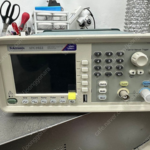 신호발생기 Tektronix AFG1022 110vAC 220vAC 25MHz