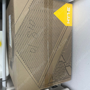 Hyte y60 화이트 새거 팝니다