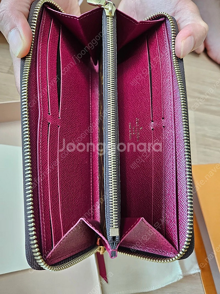 루이비통 클레망스 월릿 모노그램 장지갑 팝니다.--2