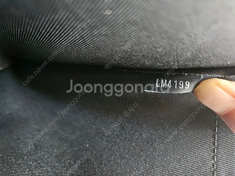 루이비통 포쉐트 주르 gm 클러치백 팝니다.--7