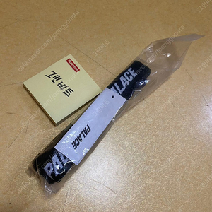 Palace Lanyard 팔라스 클립 랜야드