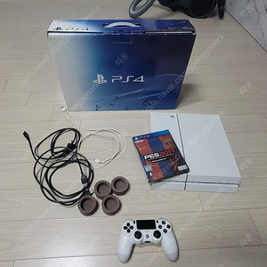 Ps4 화이트버전CUH-1105A팝니다