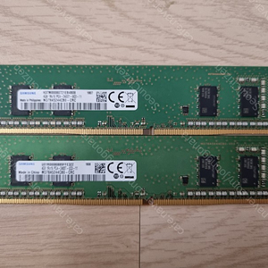 삼성 RAM DDR4 19200 4G 2장 판매합니다. (택포 2만 원)