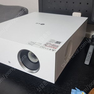 시네빔 hu810pw + DCS V3 전동 광학스크린 110인치 사용시간 매우적음