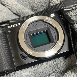 139만원 일괄판매 zv-e10 / 시그마18-50 f2.8 /소니 50mm f1.8 oss e마운트/ 시그마 30mm f1.4 일괄 판매