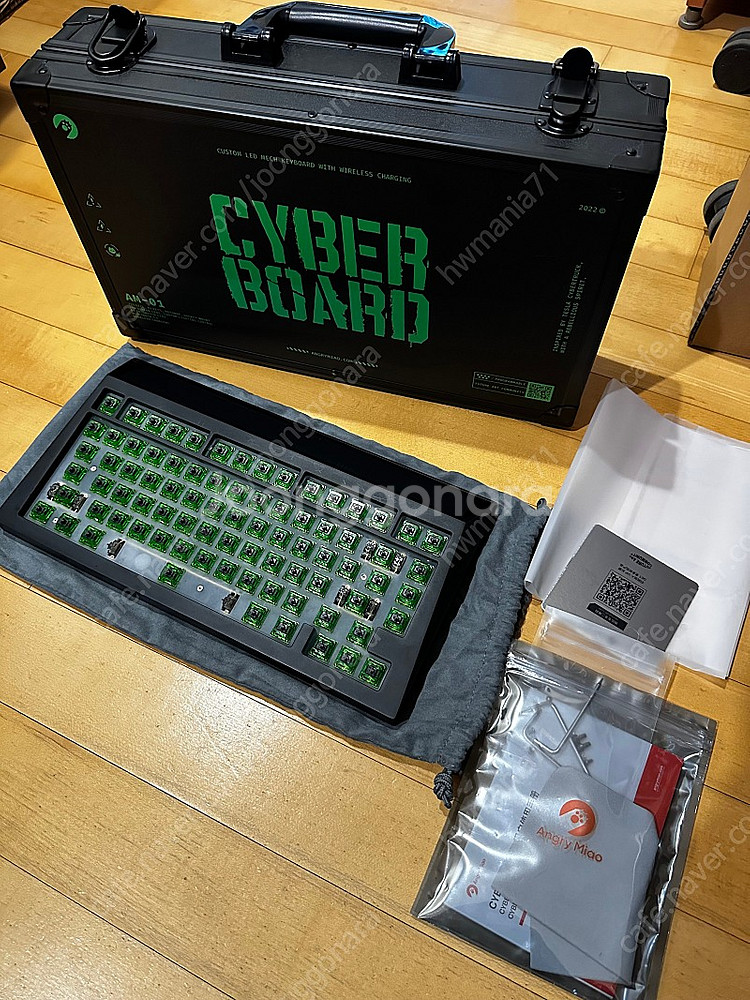 앵그리마오 사이버보드 터미널 커스텀 키보드 팝니다.--2