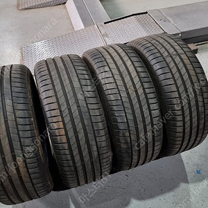 아우디a6 c8 순정 19인치타이어 245/45R 19 브릿지스톤 t005 4본 35만원