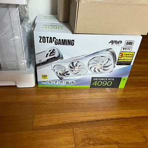 조텍 4090 amp extreme airo white 에어로 화이트