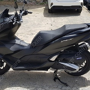 21년식 PCX125 ABS 판매합니다.