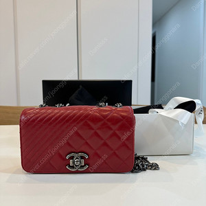 샤넬미니 시즌백 코코보이