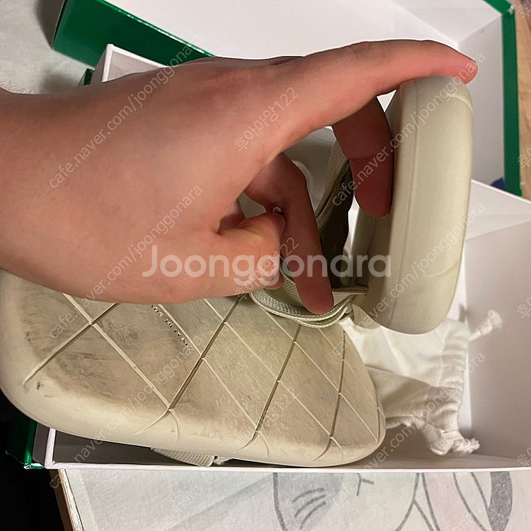 보테가베네타 인트레치아토 슬라이드 샌들 판매 합니다(슬...--7