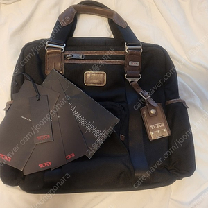 투미가방 팔아요 3in1 Tumi Black/Brown Trim Shoulder Bag 팝니다.