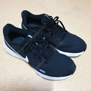 나이키 운동화 265(표기 270)