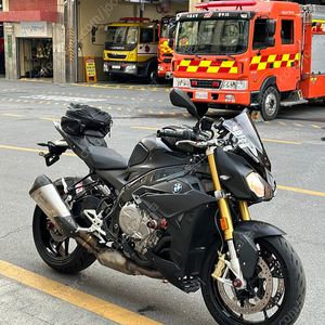 bmw s1000r 팝니다