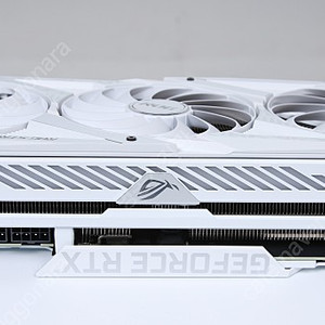 ASUS RogStrix RTX 3090 화이트 색상 팝니다.