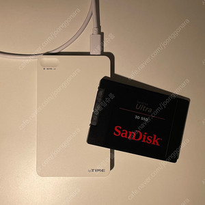 Sandisk Ultra 3D SSD 2TB + ipTIME 3225 Plus 외장케이스 판매합니다.