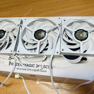 Thermalright FROZEN MAGIC 360 SCENIC V2 white, 추가 시스템펜