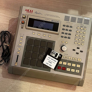 Akai MPC3000 최상급 컨디션 팝니다.