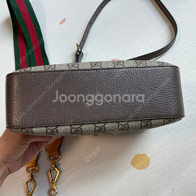 구찌 네오빈티지 GG수프림 메신저백 + 추가크로스끈--4