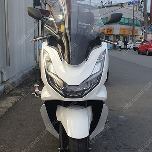 Pcx 125 화이트 (abs. Tcs) .s급 팝니다