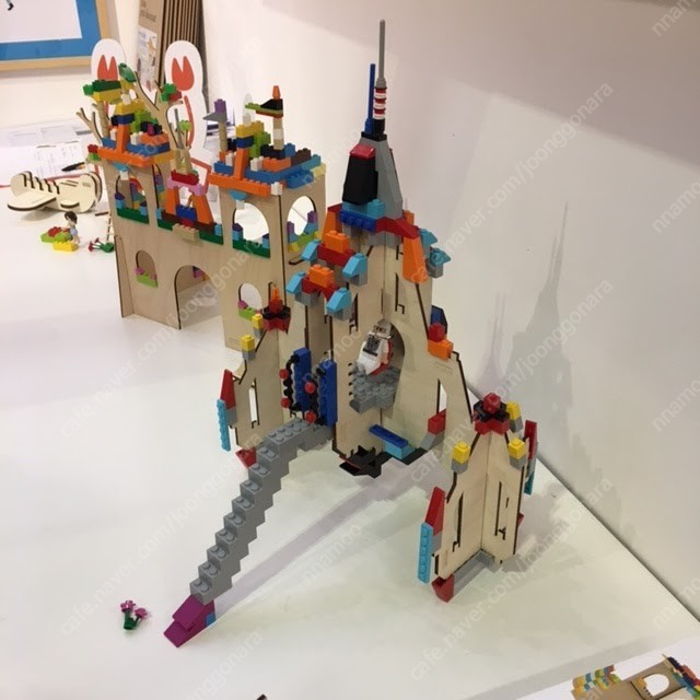 네델란드 브랜드 BRIKKON 레고호환 우주선 판매합니다.--9