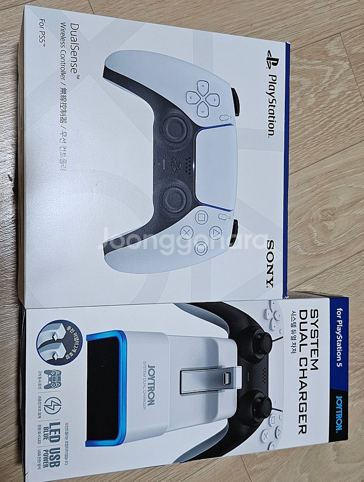 PS5 듀얼센스 + 조이트론 듀얼충전거치대/서울--0