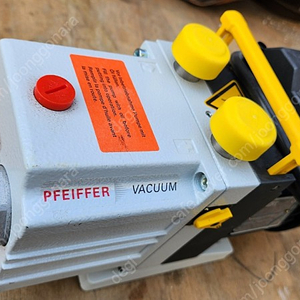 PFEIFFER VACUUM PUMP D-35614 ASSIAR DUO 2.5 진공펌프