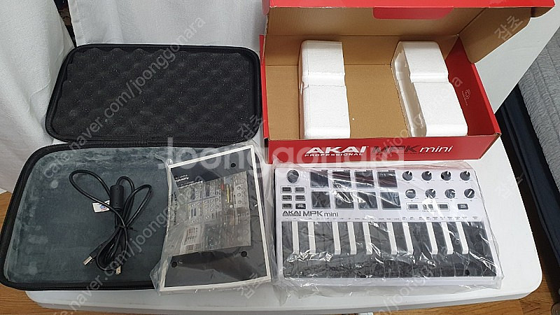 AKAI MPK MINI MK2 신품(휴개용 럭백 포함...--0