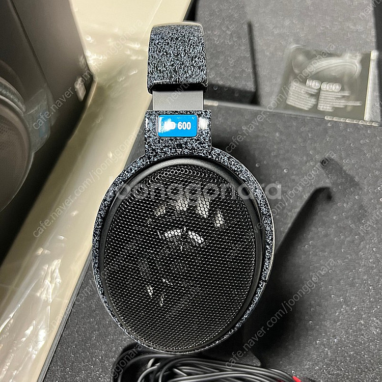 젠하이저 HD600 헤드폰 팝니다.--5