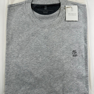 브루넬로 쿠치넬리 23신상 로고 디테일 코튼 저지 슬림핏 크루넥 티셔츠 매장가 80만원 (새상품/정품)
