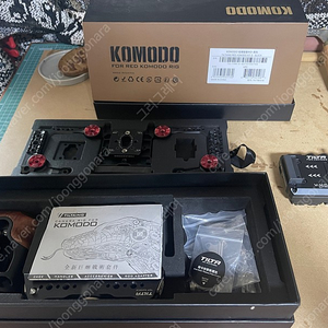 레드 코모도 틸타 리그 키트 D, V마운트 어댑터 | RED KOMODO TILTA RIG kit D, V-mount adapter