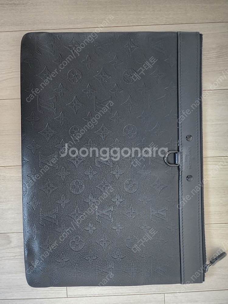 루이비통 m62903 클러치백 팝니다!--2