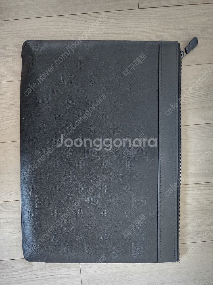 루이비통 m62903 클러치백 팝니다!--3