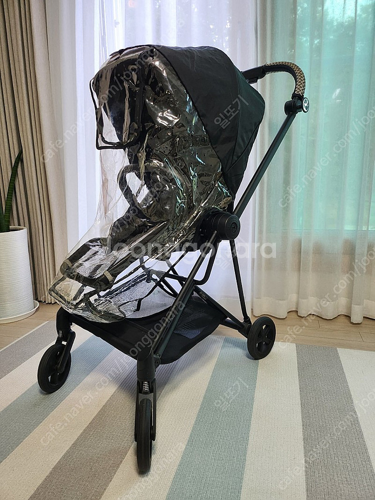 싸이벡스 미오스 올블랙 절충형 유모차--1