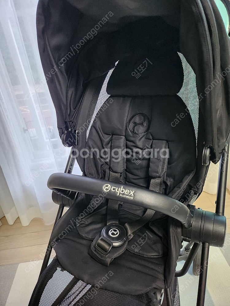 싸이벡스 미오스 올블랙 절충형 유모차--2