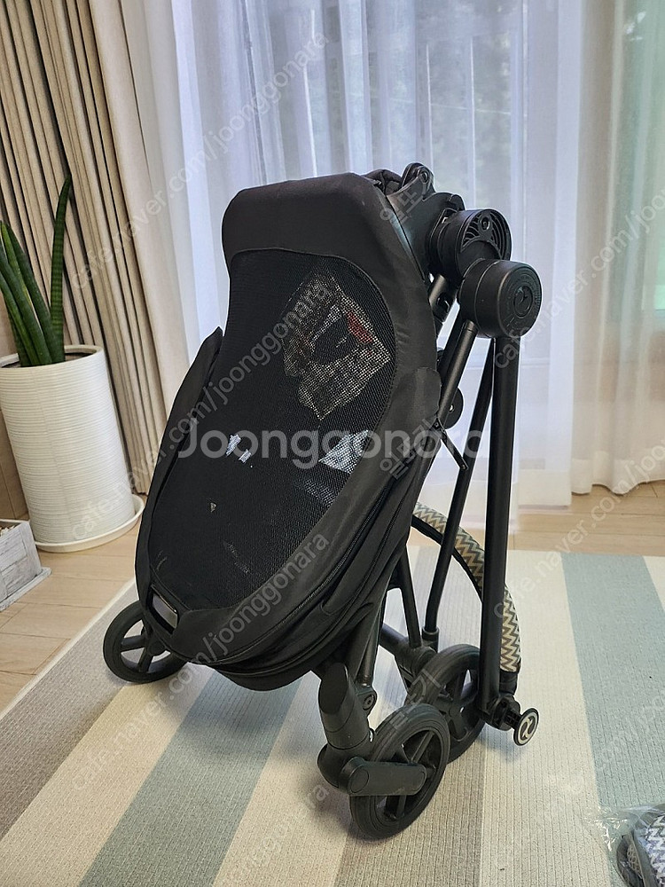 싸이벡스 미오스 올블랙 절충형 유모차--7