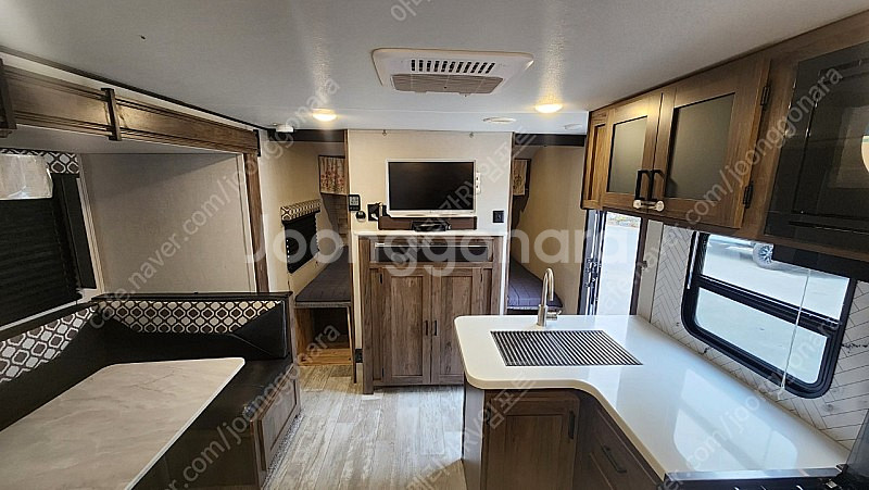미국식카라반 2021 포레스트리버 타임 트래이서 24D...--7