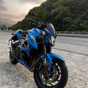 19년식 GSX-S750 판매합니다. 해운대번호판, 적은키로수