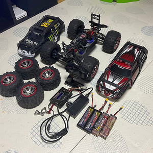 트랙사스 서밋 RC카 + 충전기 + 웨건링크 (경기 고양시 직거래)