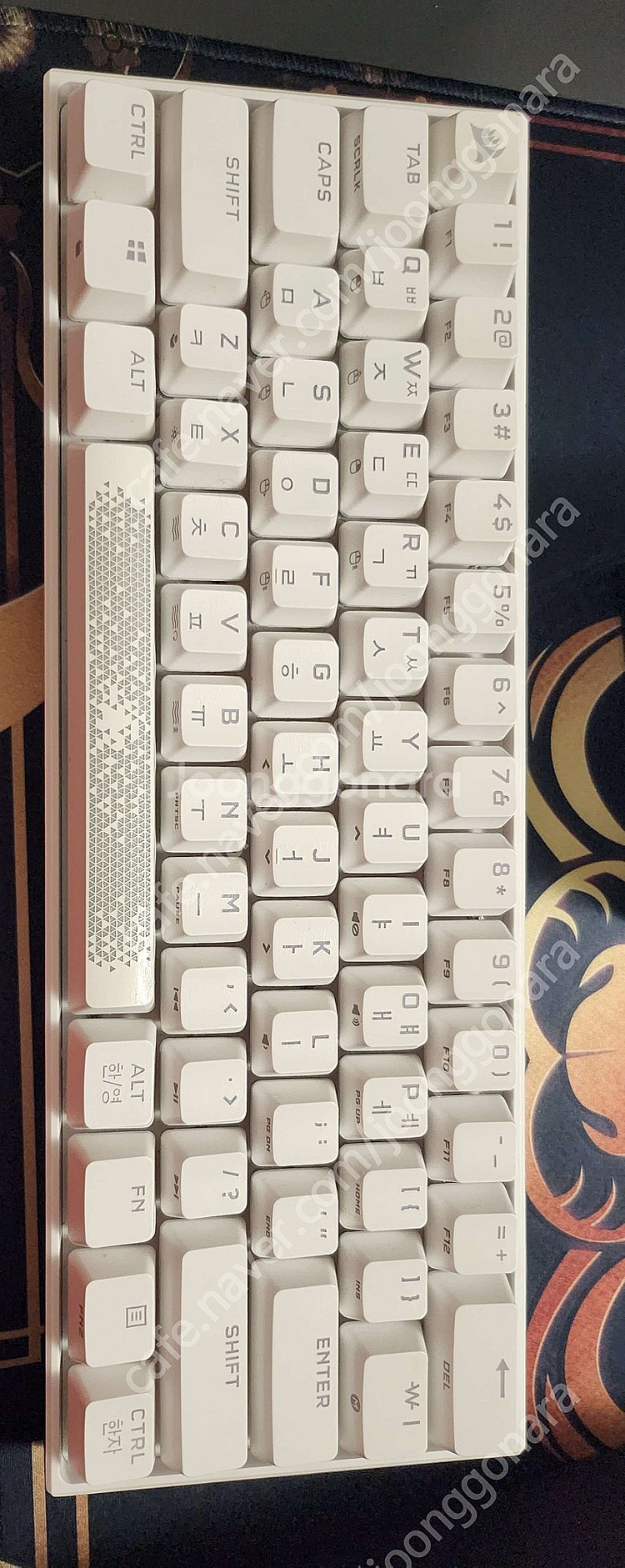 커세어 K65 RGB 미니 화이트 적축 팝니다--0