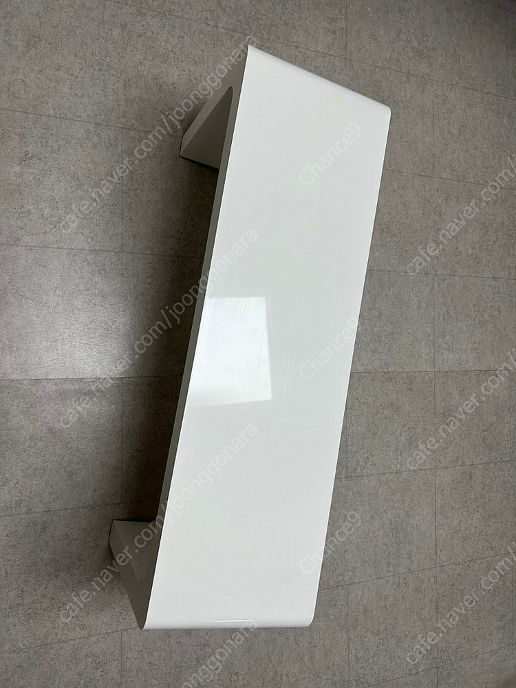 하이그로시 곡선 라운드 테이블 침대 사이드협탁, 쇼파 테이블, 벤치스툴 의자 판매합니다.--3